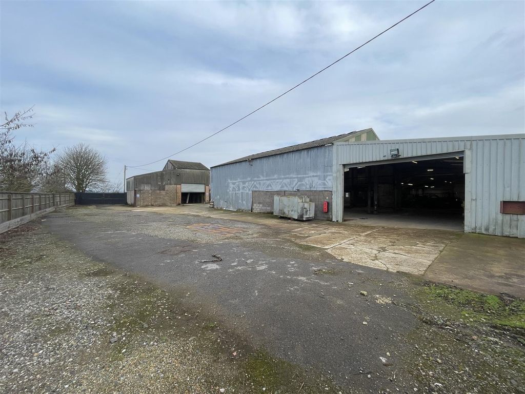 Property photo 2 of 4 Manor Farm, Abbotts Ann