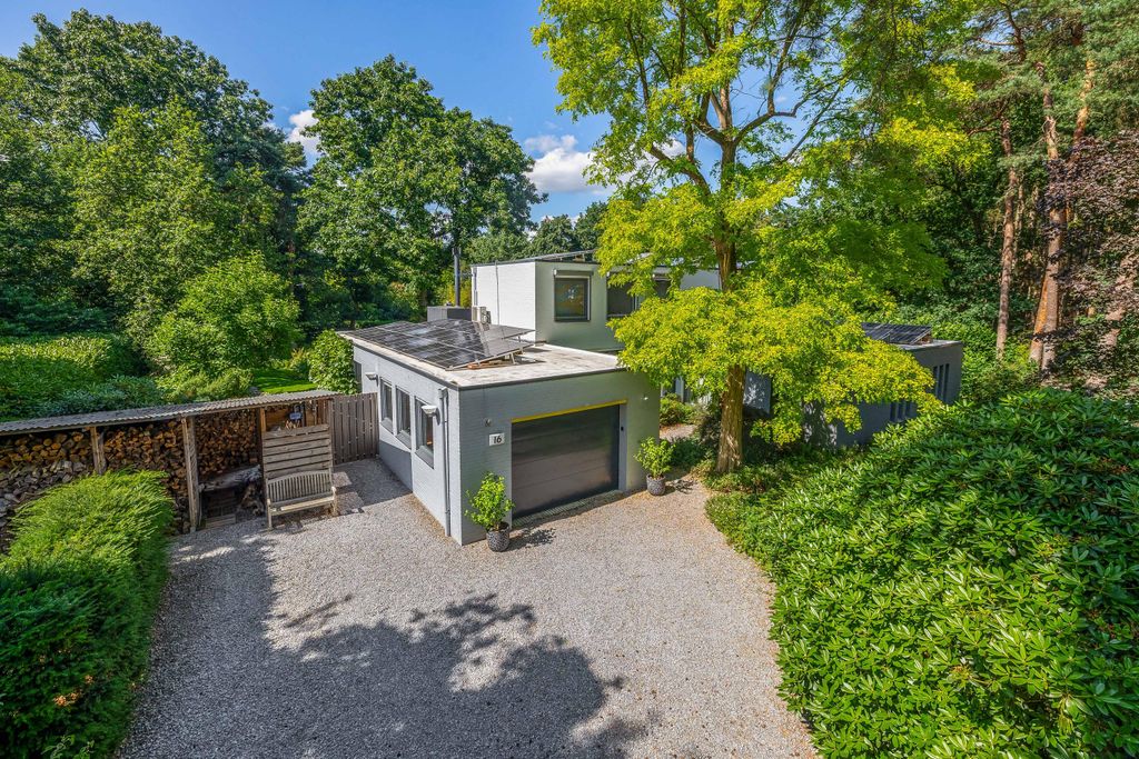 Property photo 2 of 82