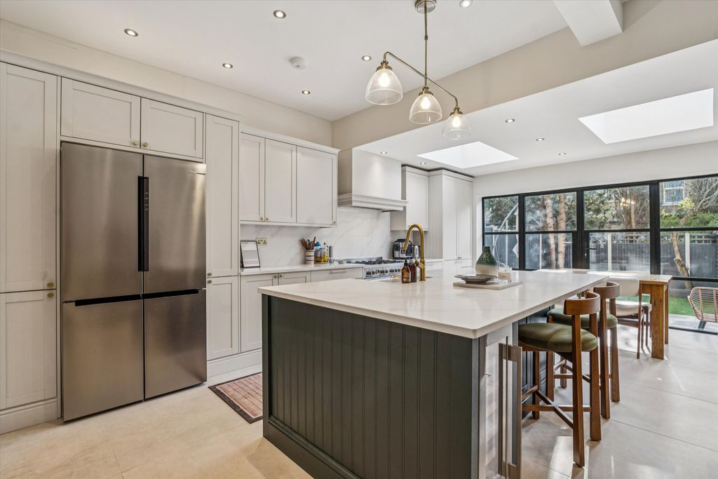 Property photo 1 of 24 Image