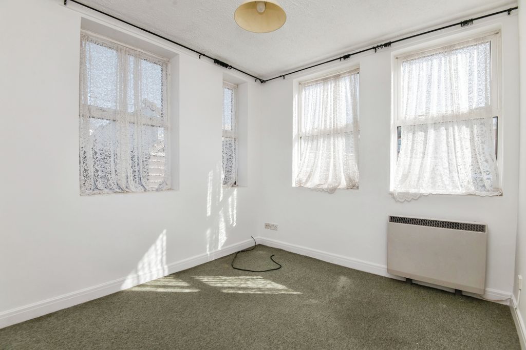 Property photo 2 of 17 Photography