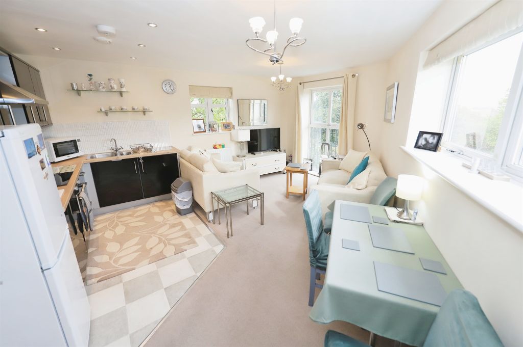 Property photo 2 of 12