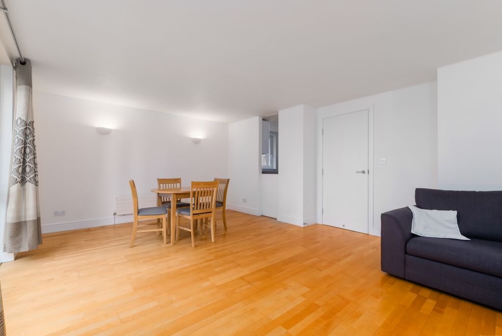 Property photo 1 of 18 Reception (2)