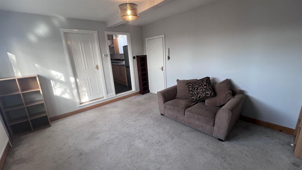 Property photo 3 of 10 5.Jpg