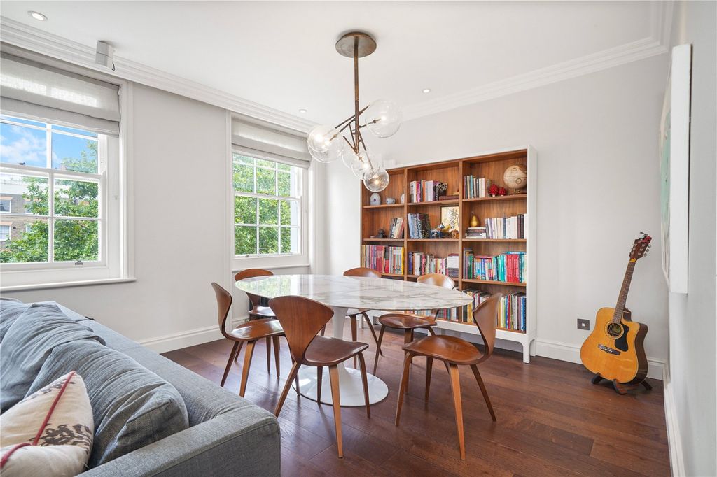 Property photo 3 of 14 Dining Room