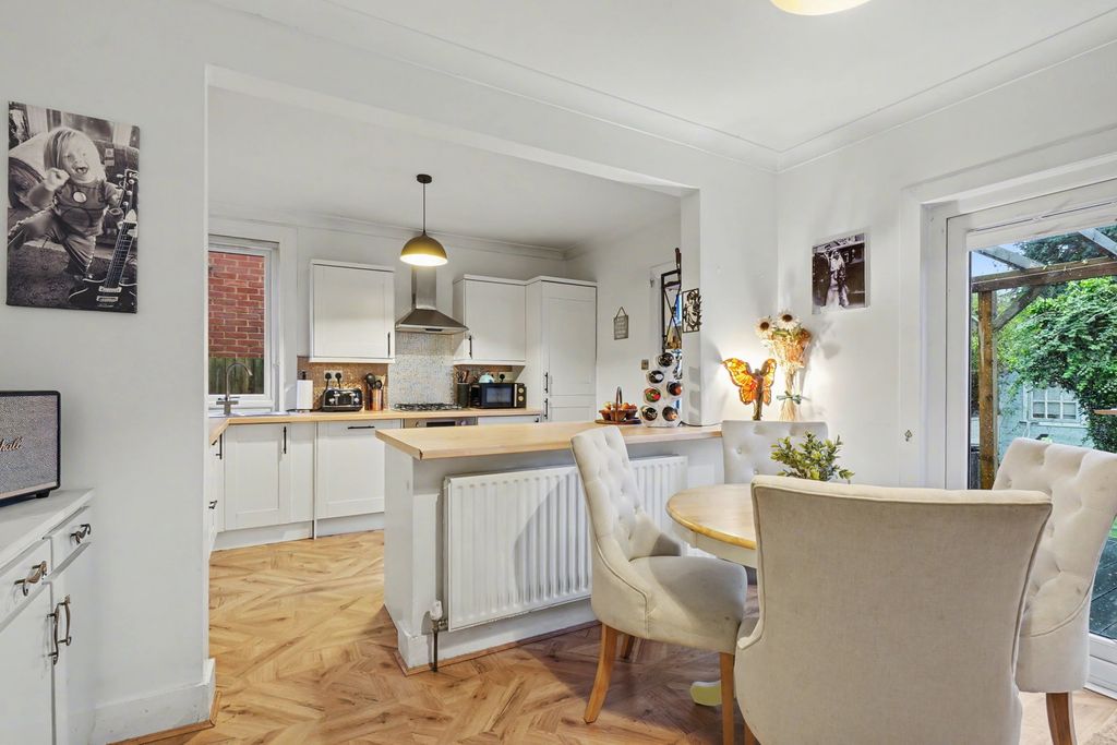 Property photo 3 of 29