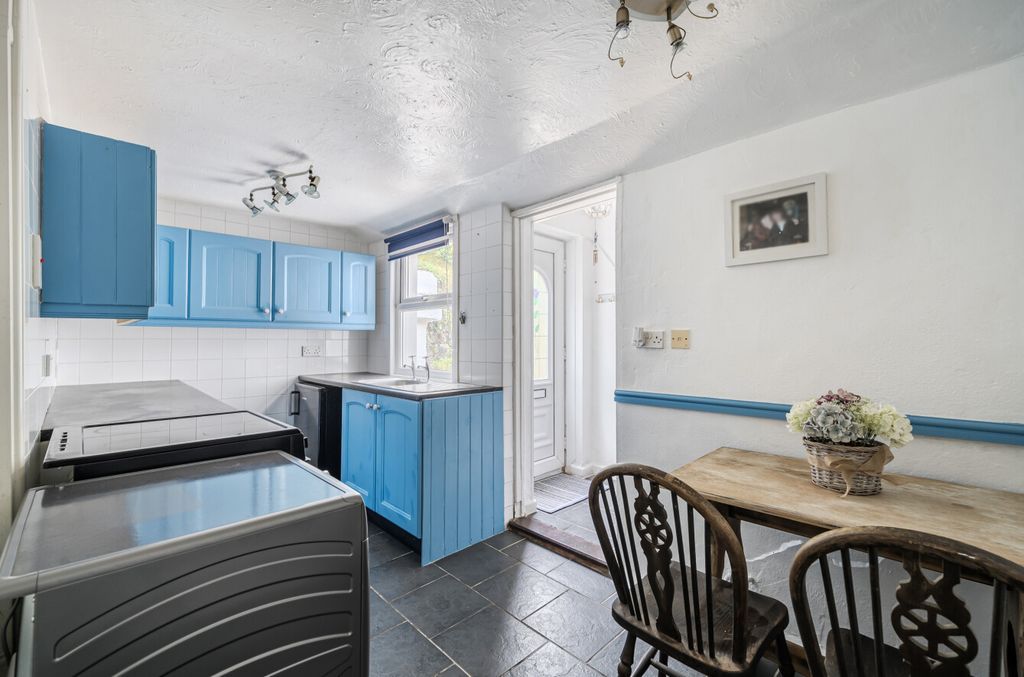 Property photo 3 of 22 1329327-2-687E1c3...