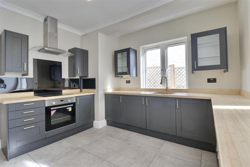 Property photo 1 of 21 61B677Fe-3Cdd-4CCC-Ab3A-B5D2Fbbf9D82_1_201_A.Jpeg