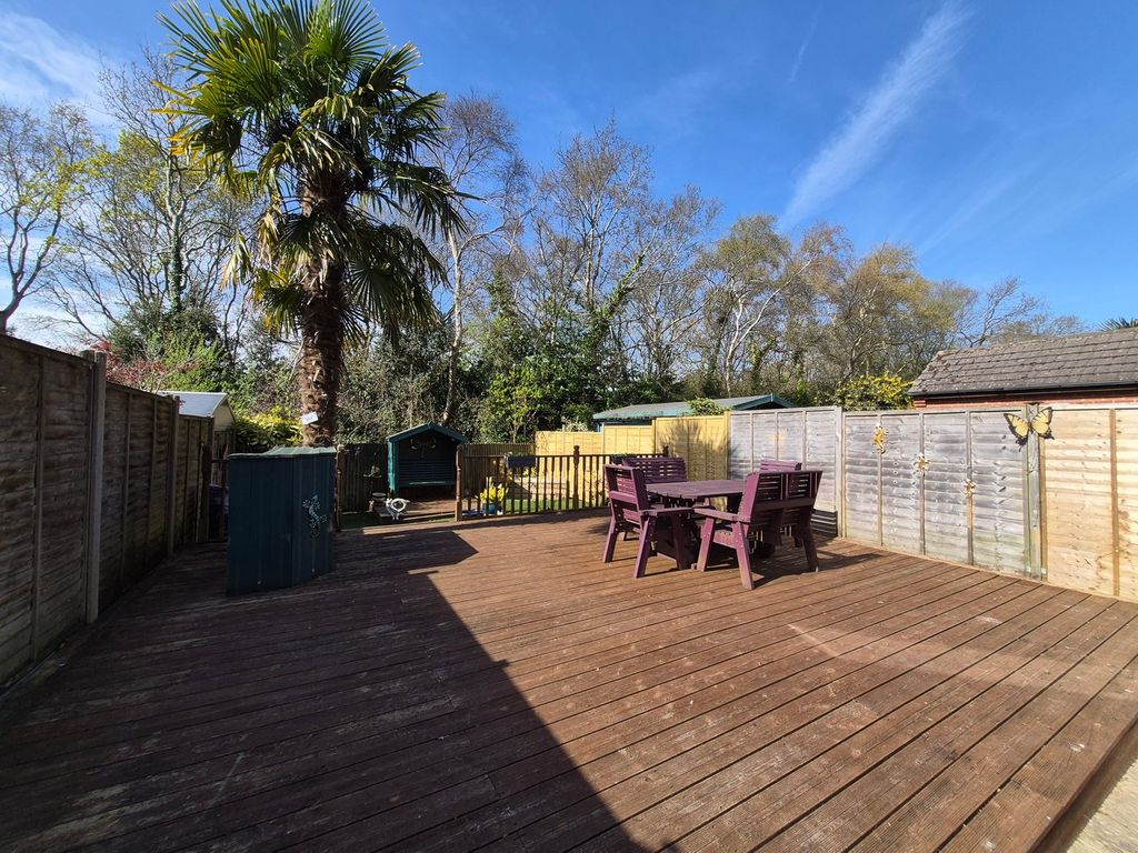 Property photo 2 of 23