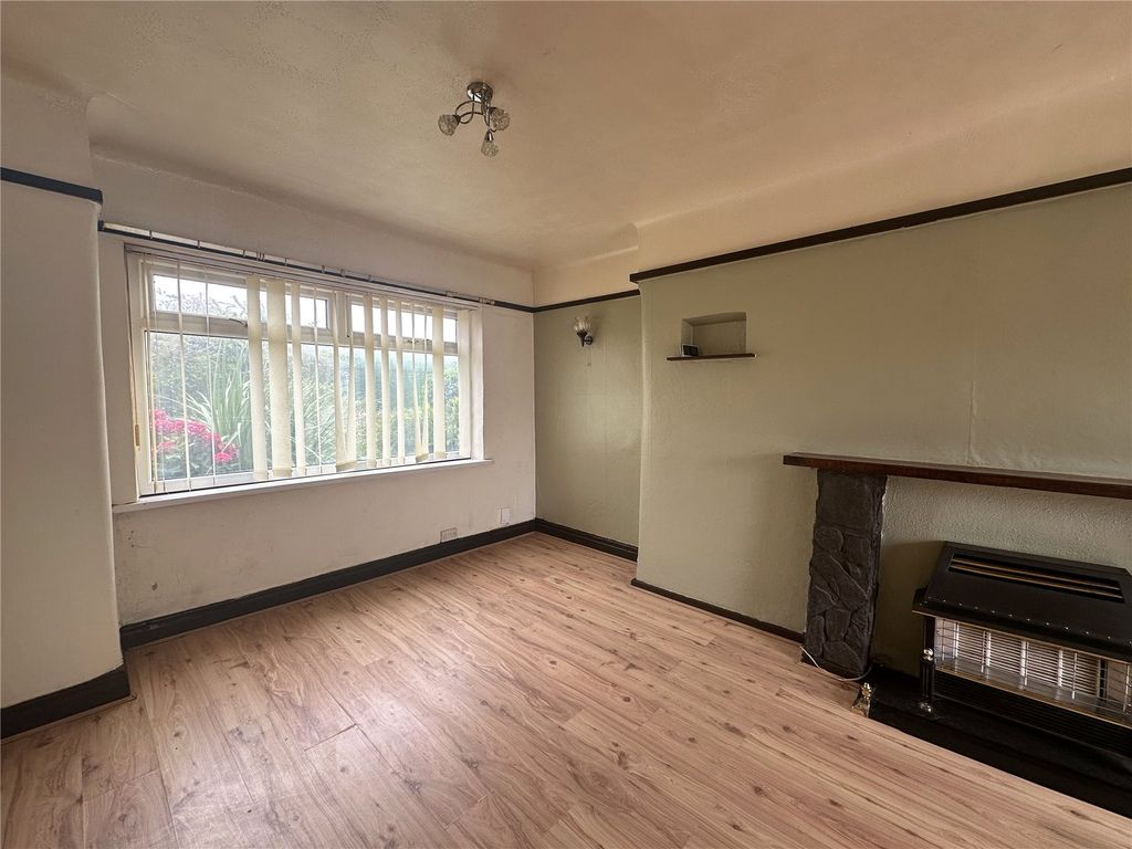 Property photo 2 of 10 Picture No. 11