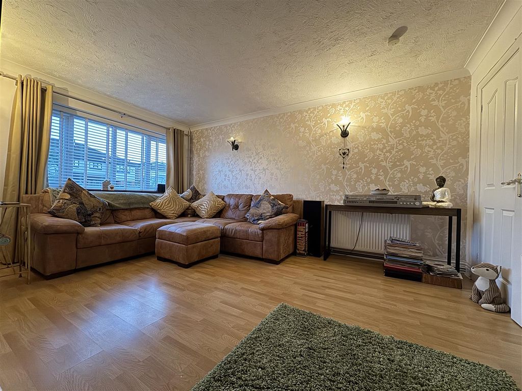Property photo 2 of 34