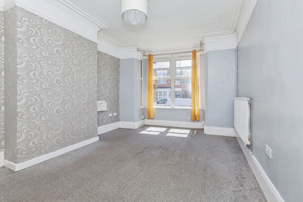 Property photo 3 of 13 Pbox-Img.Jpg
