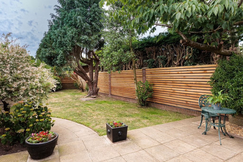 Property photo 2 of 22