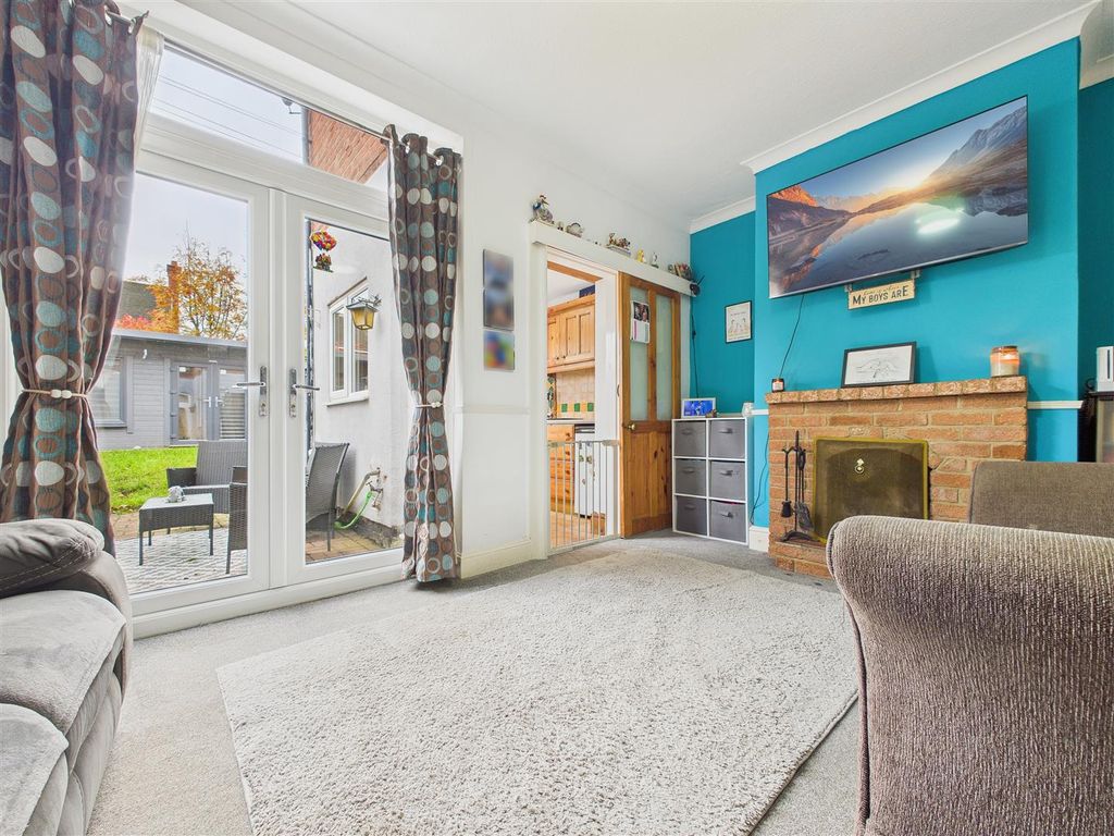 Property photo 2 of 12 Cam01407G0-Pr0019-Still008.Jpg