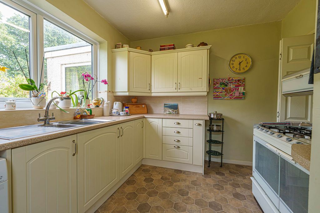 Property photo 2 of 41