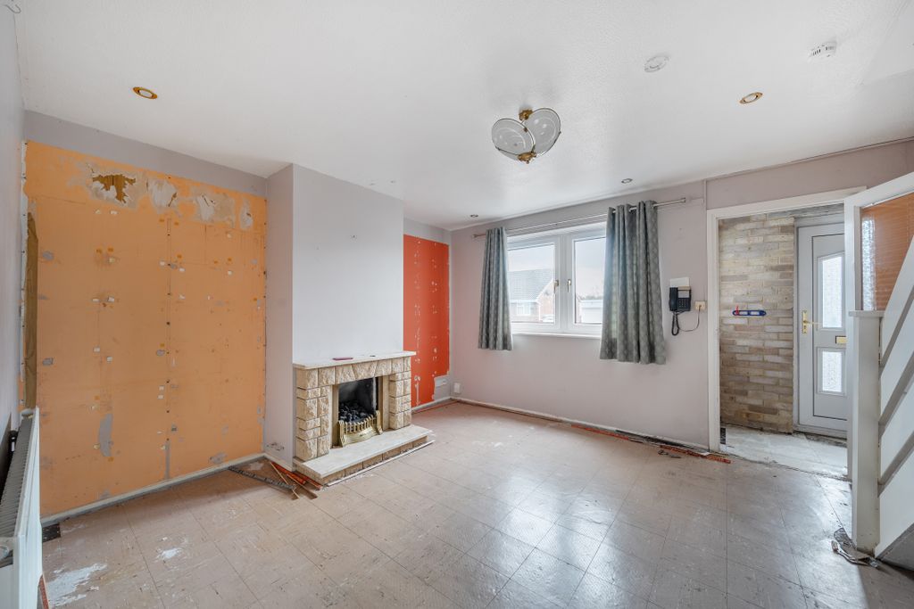 Property photo 3 of 11 138883496939817826298