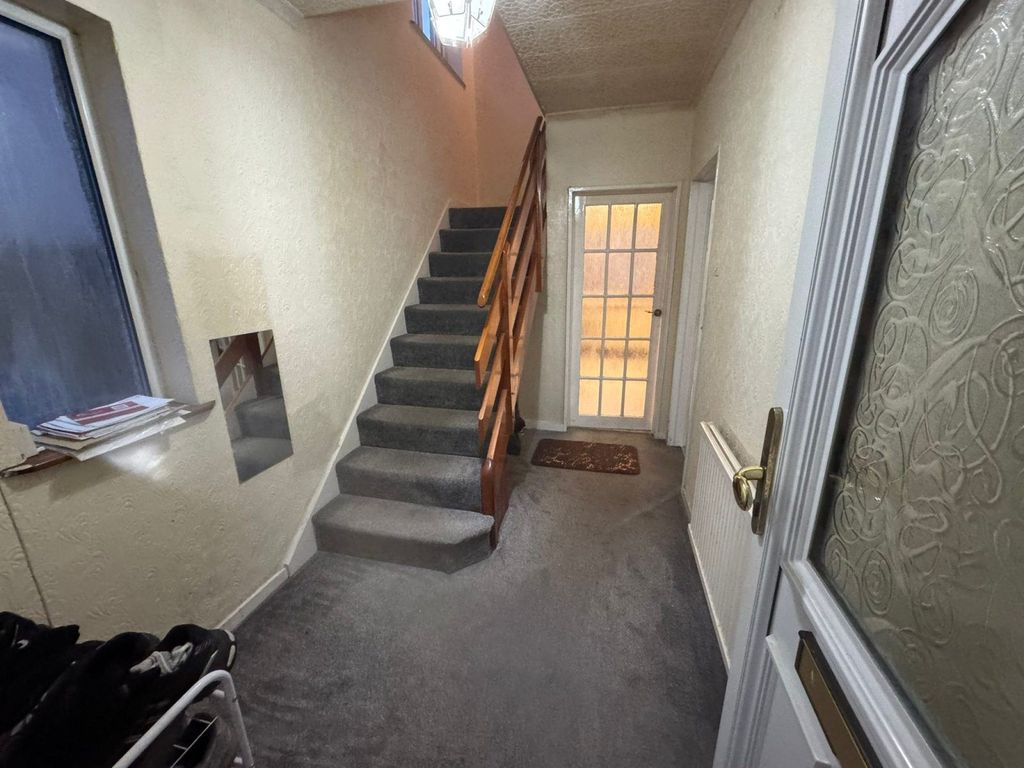 Property photo 3 of 16 Gallery