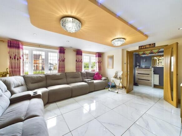 Property photo 3 of 21 Photo 2