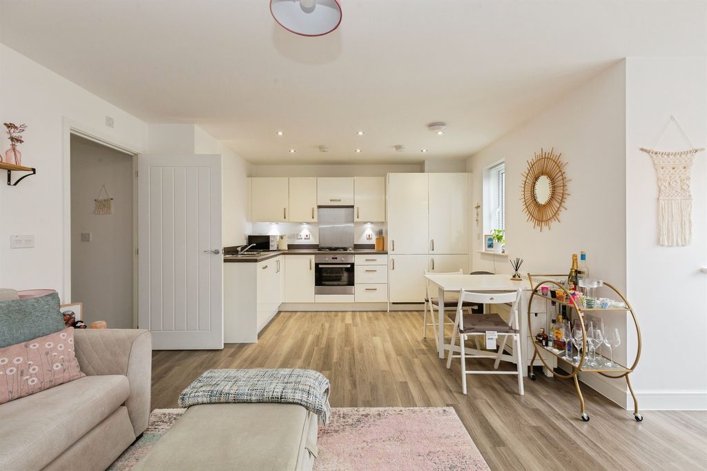 Property photo 2 of 19