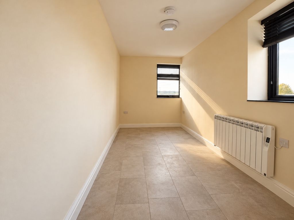 Property photo 3 of 6 Warm Sunlit Minimalist Utility Hall