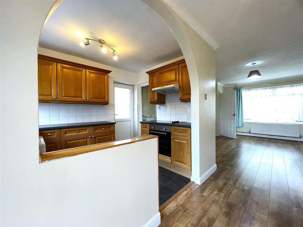 Property photo 2 of 22 Arch Feature
