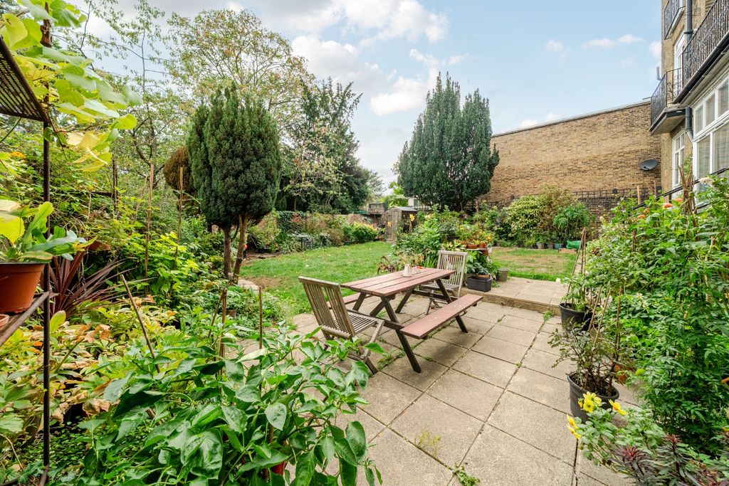 Property photo 2 of 17 Picture No. 08