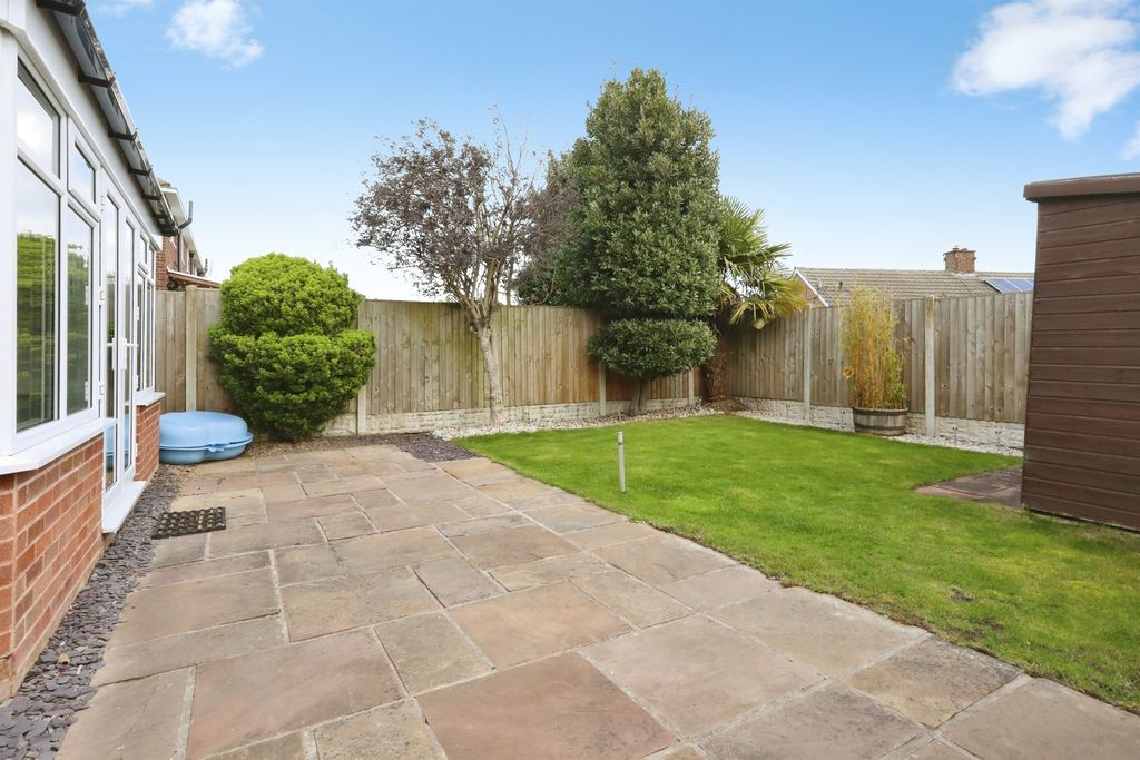 Property photo 2 of 20