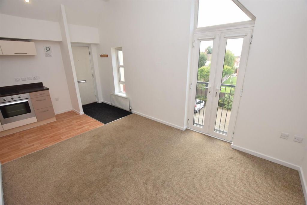 Property photo 2 of 6 4198352