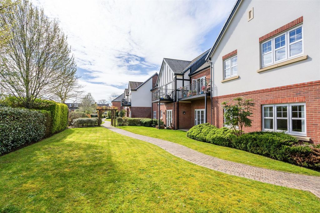 Property photo 1 of 13 Apartment 4 Ravenshaw Court_9.Jpg