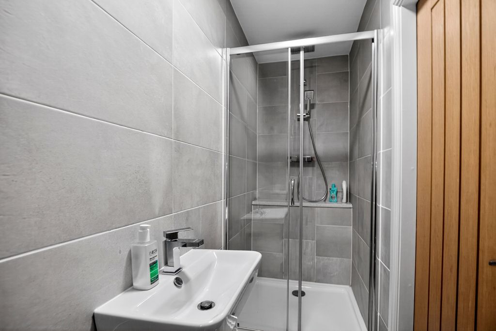 Additional image 15 of 3 bed flat for saleLower Bridge Street, Chester CH1
