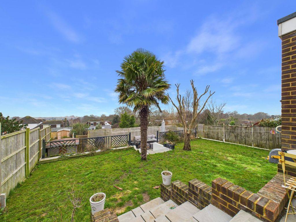 Property photo 3 of 20