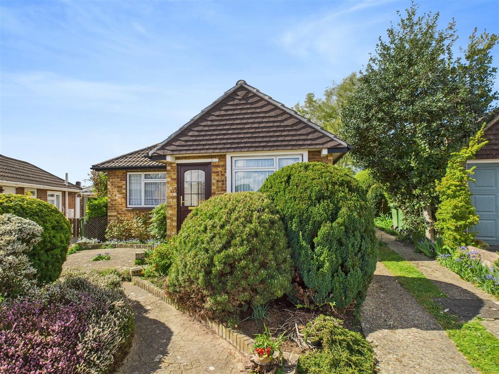 Property photo 1 of 15 3 Bedroom Detached Bungalow For Sale