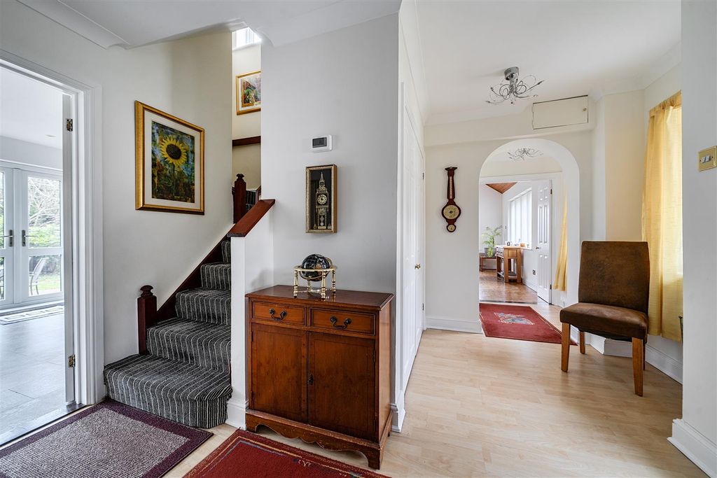 Additional image 15 of 4 bed detached house for saleShrublands Drive, Lightwater GU18