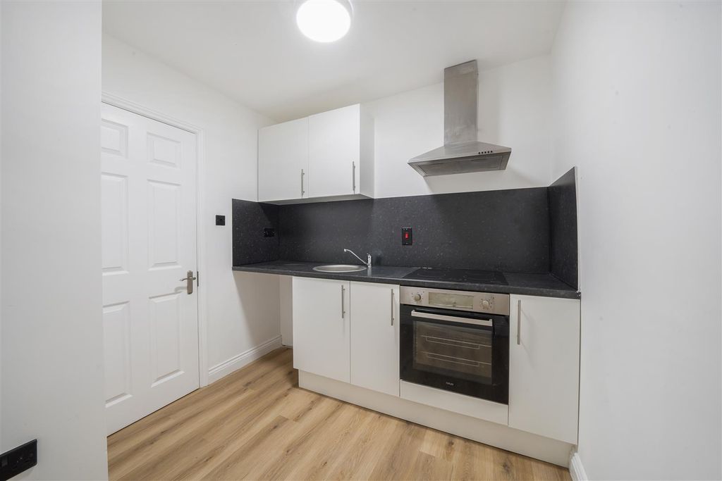 Property photo 2 of 6 Newly Fitted Kitchen