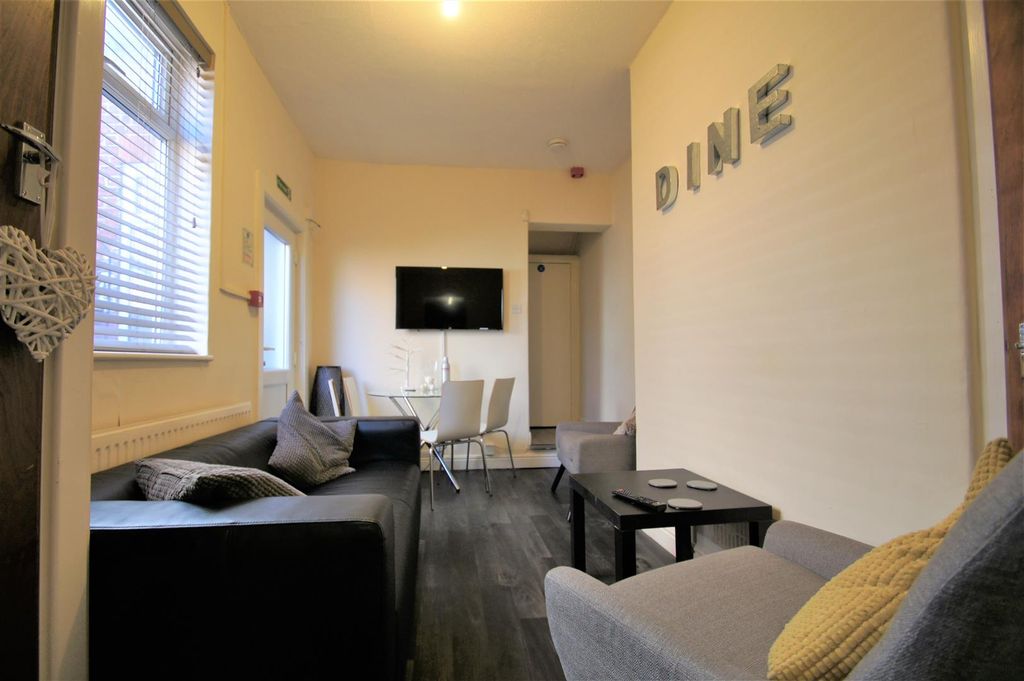 Property photo 1 of 37