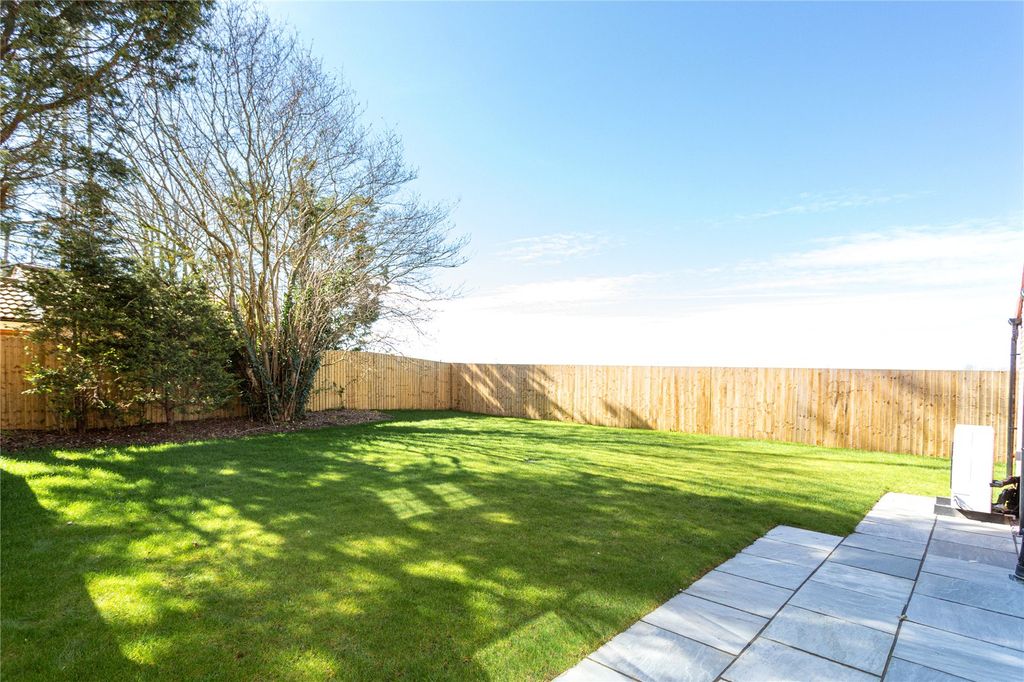 Property photo 3 of 20 Photos