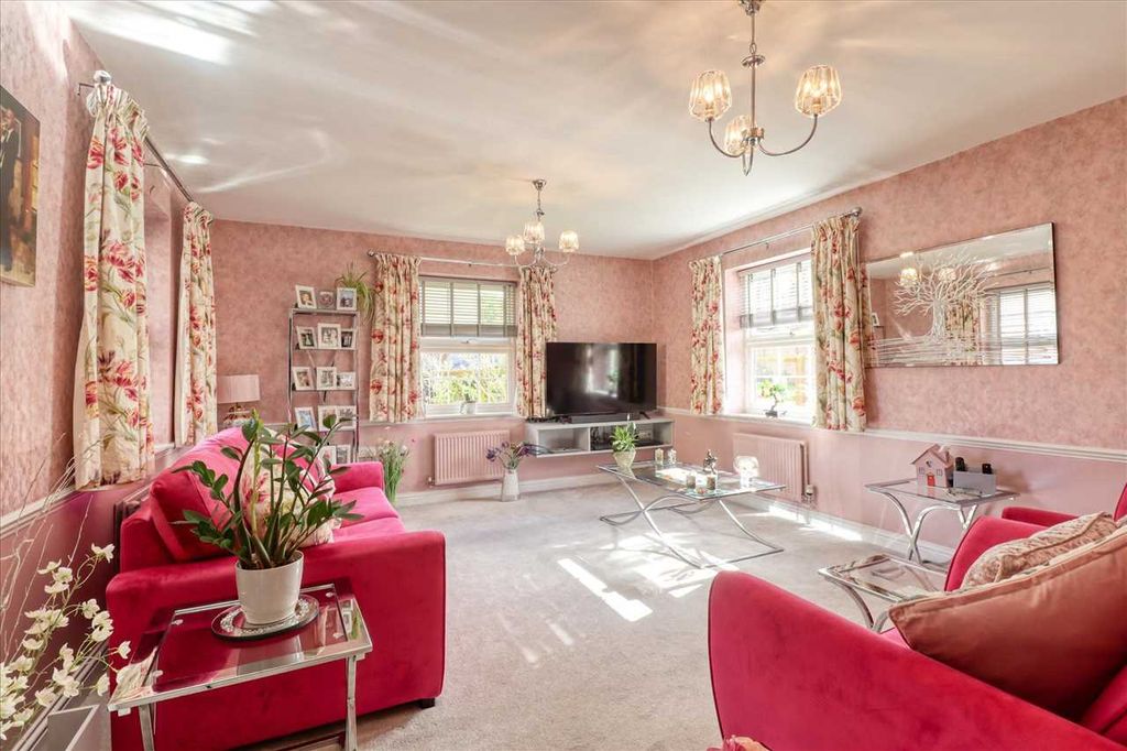 Property photo 2 of 21