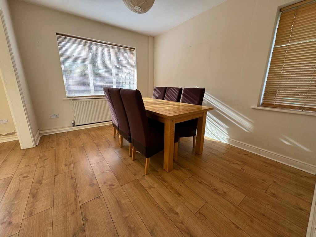 Property photo 3 of 11 Picture No. 16