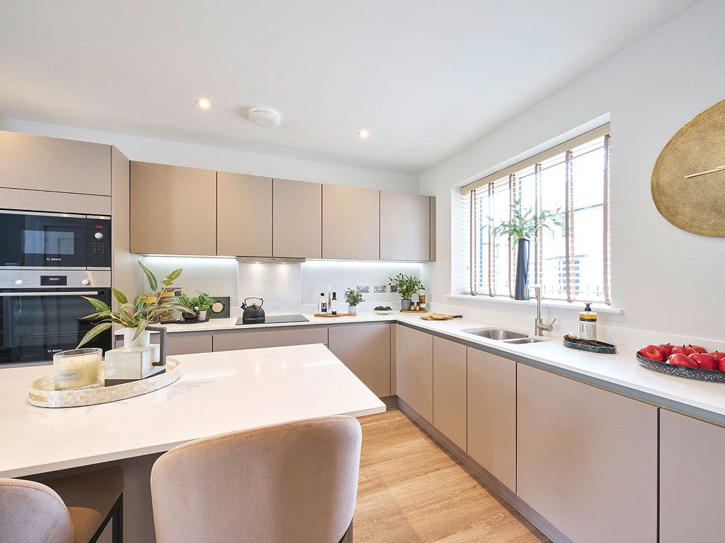 Property photo 3 of 10 Show Home