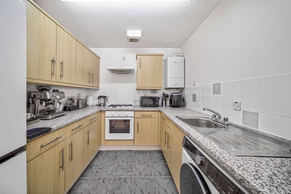 Property photo 3 of 4