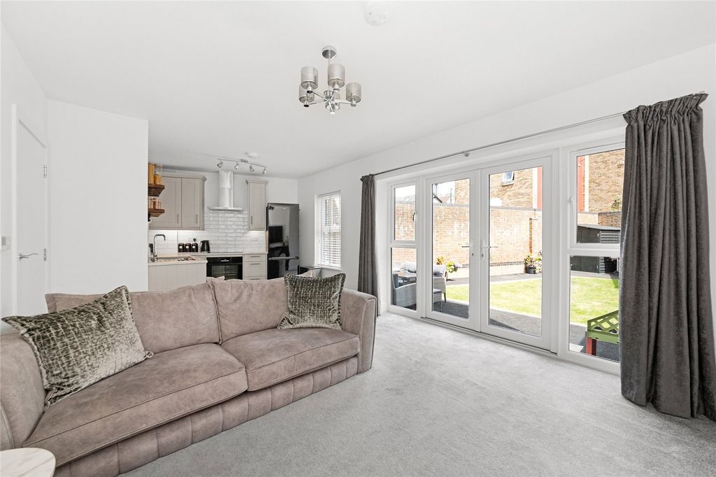 Property photo 2 of 16 Picture No. 02