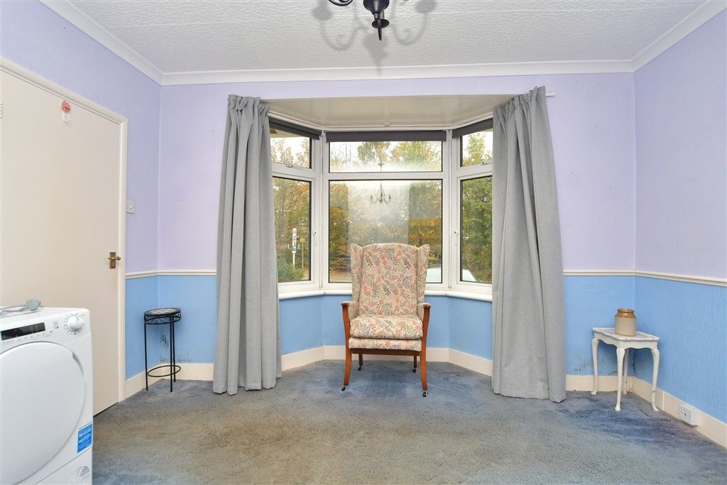 Property photo 1 of 14 Lounge