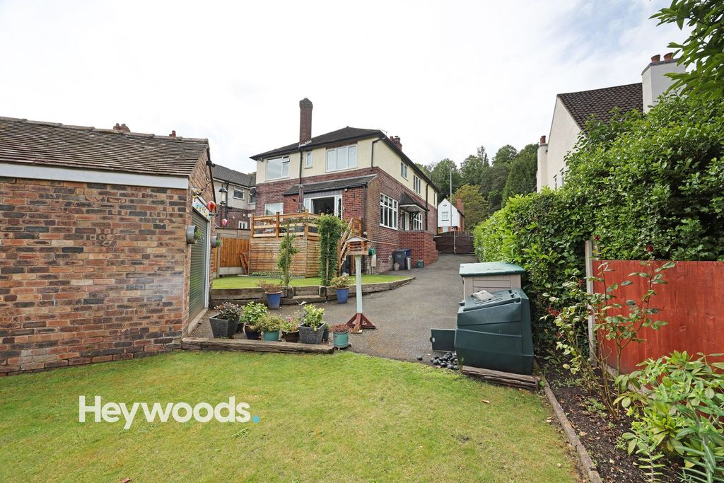 Property photo 2 of 62