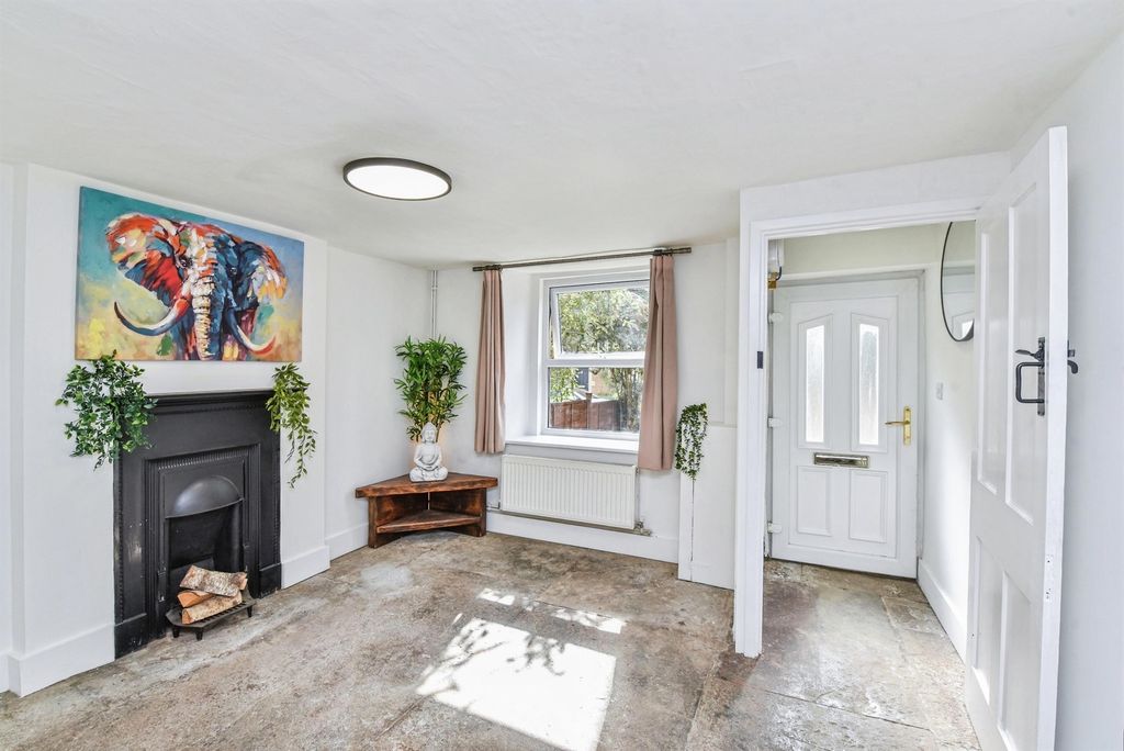 Property photo 2 of 22