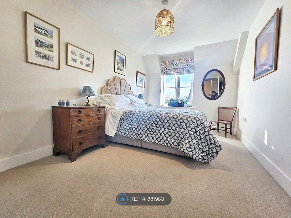 Property photo 2 of 25
