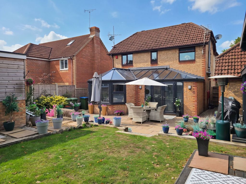 Property photo 2 of 33
