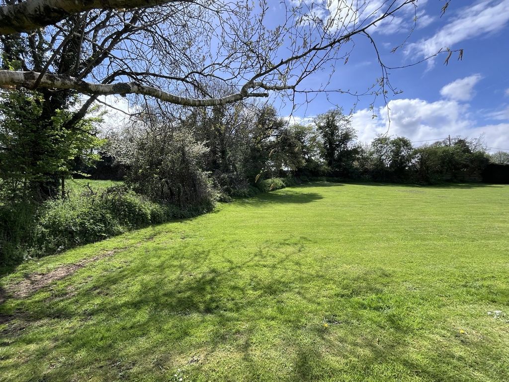 Property photo 3 of 9 Photograph