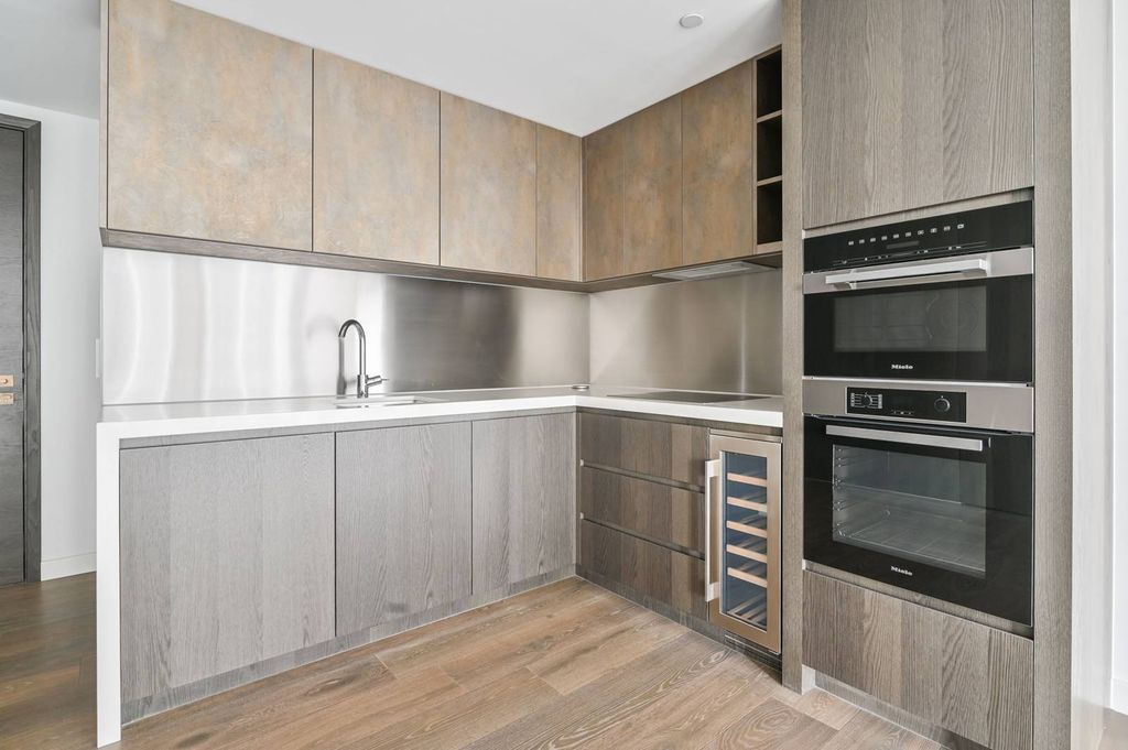 Property photo 1 of 30