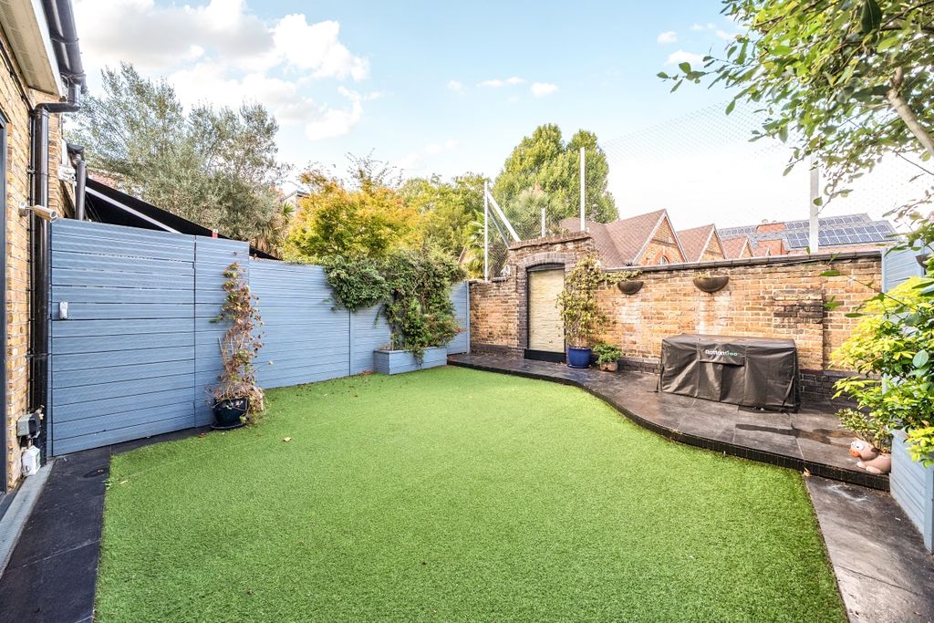 Property photo 3 of 17