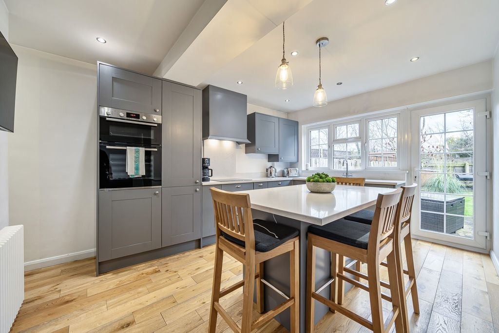 Property photo 3 of 25 Kitchen/Diner