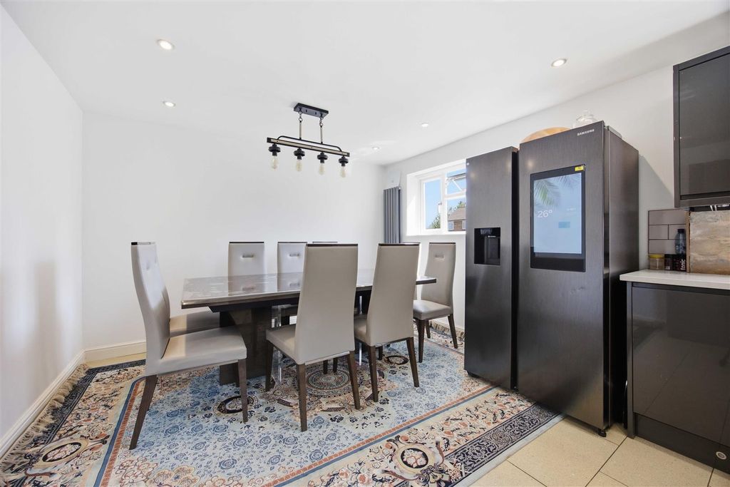 Property photo 2 of 18 Dining Room